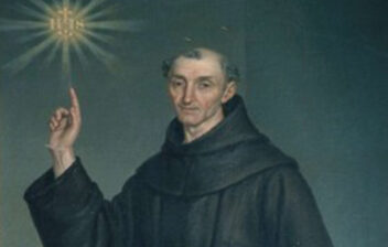 San Bernardino da Siena, sacerdote